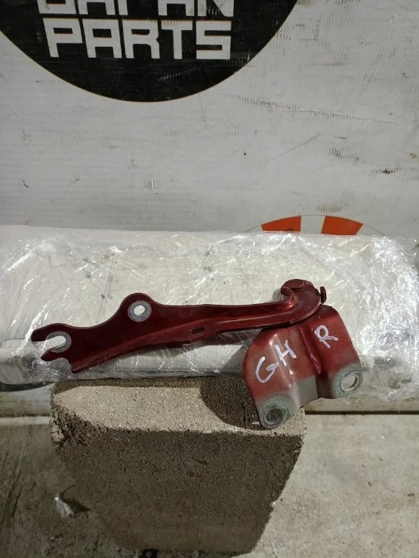 Петля капота Mazda 6 GS1D52410A GH, правая