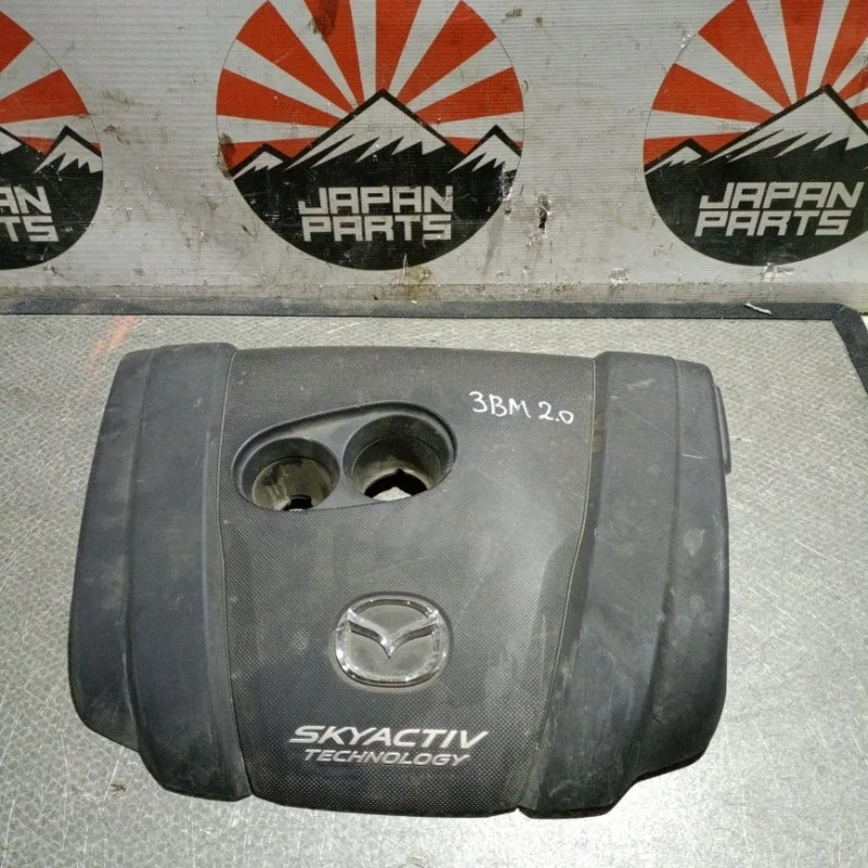 Декоративная крышка двигателя Mazda 3 PE11102F0 BM 2.0