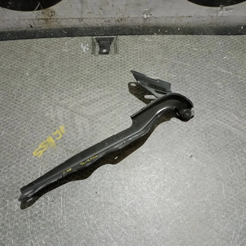 Петля капота Mazda CX-5 KB7W52420 KF, левая