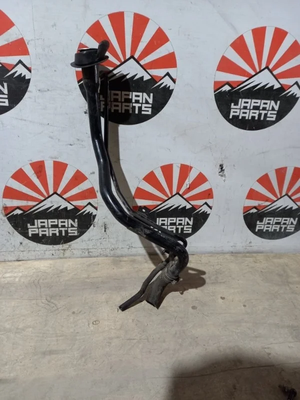 Горловина топливного бака Mitsubishi Outlander 1350A015 XL