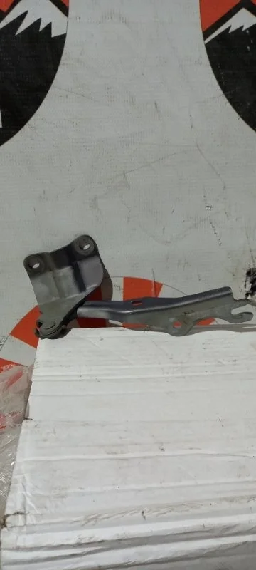 Петля капота Mazda 6 GS1D52420A GH, передняя левая