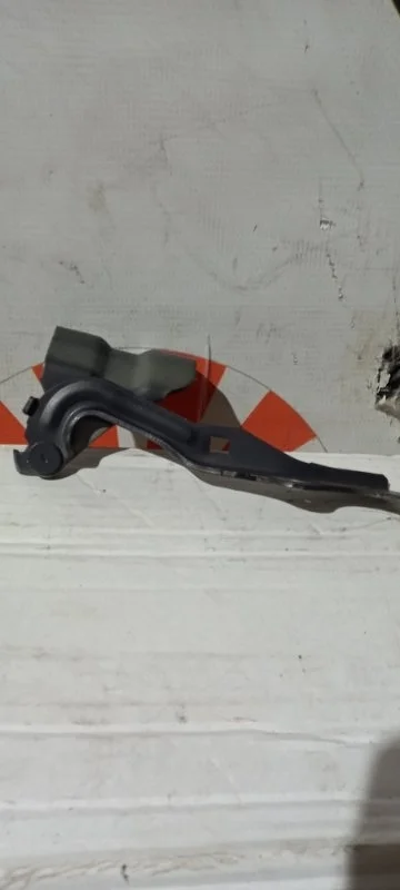 Петля капота Mazda 6 GS1D52410A GH, правая