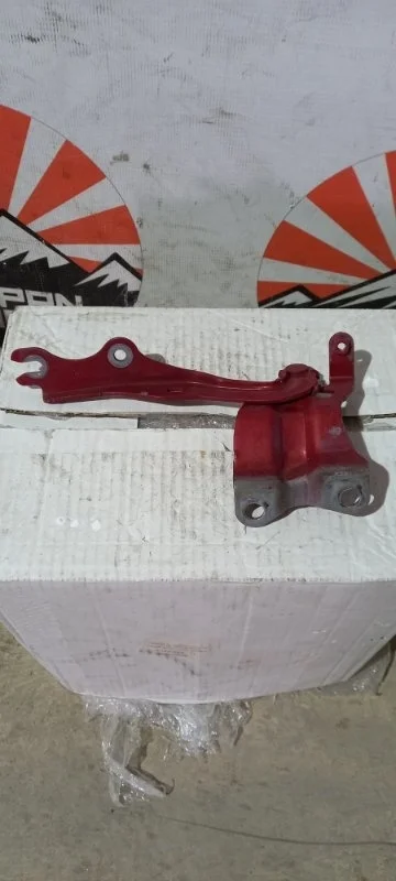 Петля капота Mazda 6 GS1D52410A GH, правая