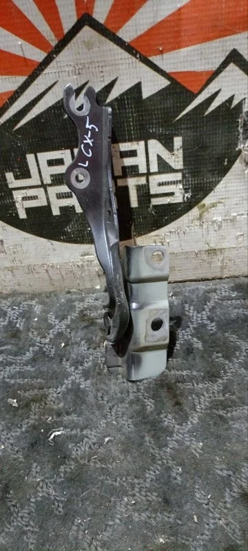 Петля капота Mazda CX-5 KB7W52420, левая