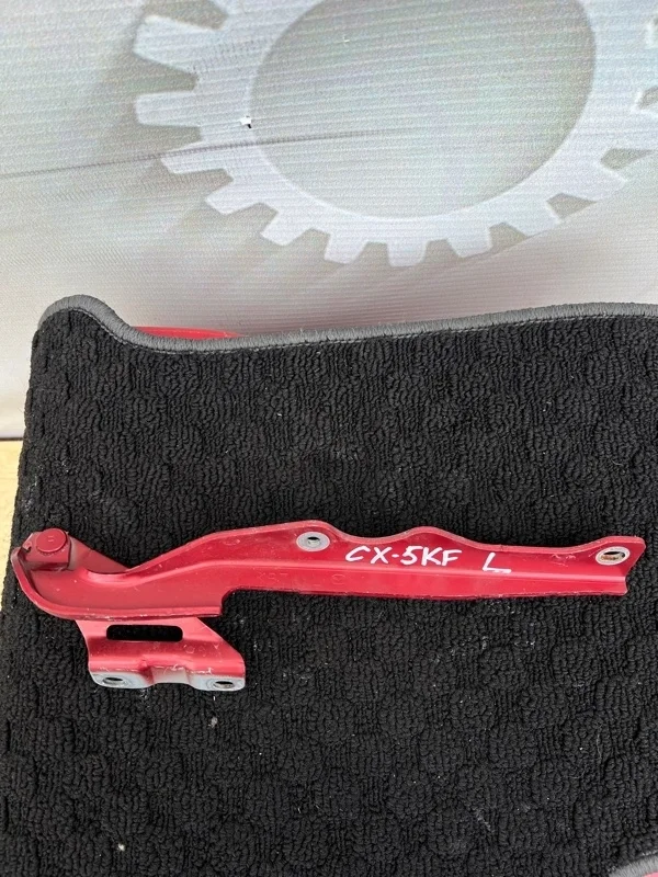 Петля капота Mazda CX-5 2022 KB7W52420 KF, левая