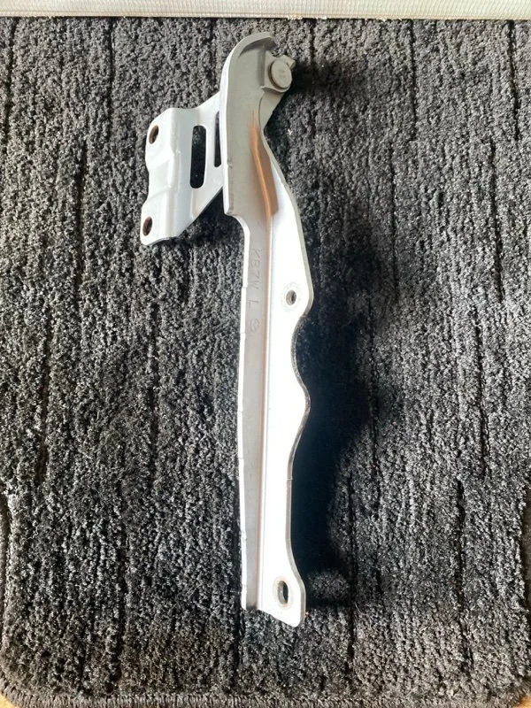 Петля капота Mazda CX-5 KB7W52420 KF, левая