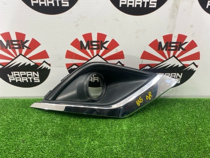 Окантовка противотуманки Mitsubishi Outlander 6407A144 GF, передняя правая