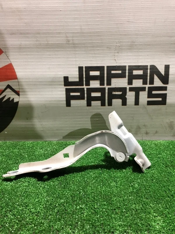 Петля капота Mazda CX-5 KD5352420 KE, левая