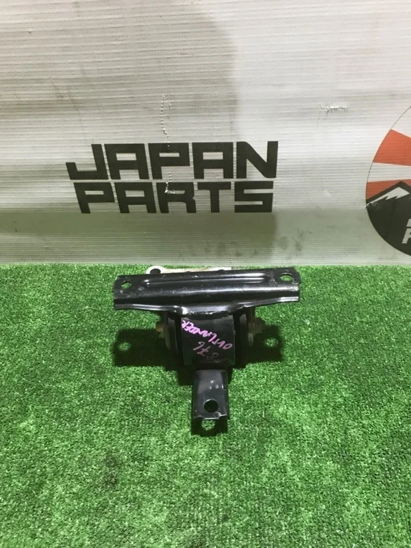 Опора двигателя Mitsubishi Outlander MN101441 XL 2.4, правая