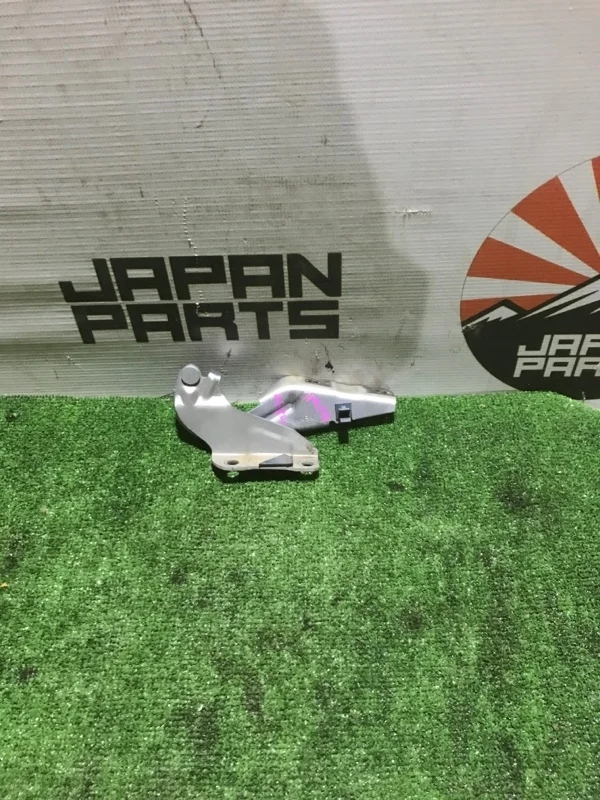 Петля капота Mitsubishi Outlander MN175241 GF, правая