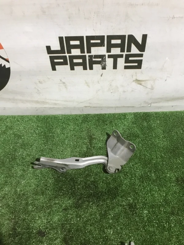 Петля капота Mazda 6 2002-2012 GS1D52420A GH, передняя правая