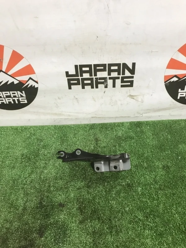 Петля капота Mazda CX-5 KD5352420A KE, передняя правая