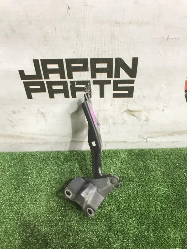 Петля капота Mazda 6 2002-2012 GS1D52420 GH, передняя левая