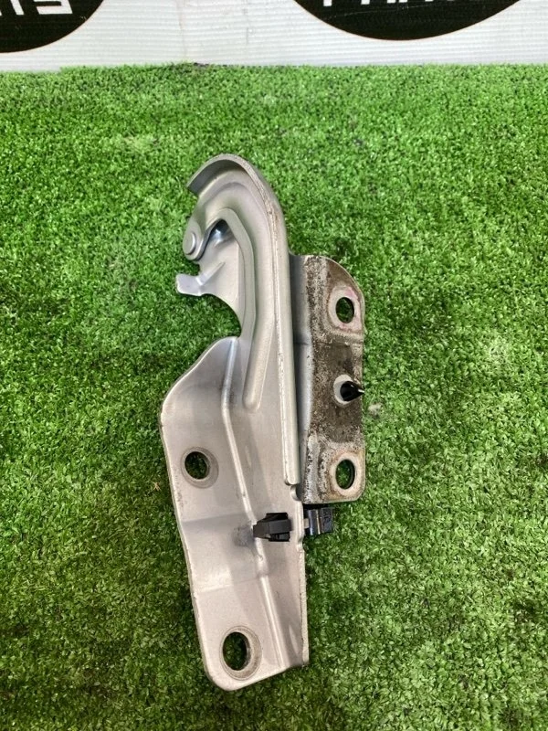 Петля капота Mitsubishi Outlander 5905A090 XL, правая