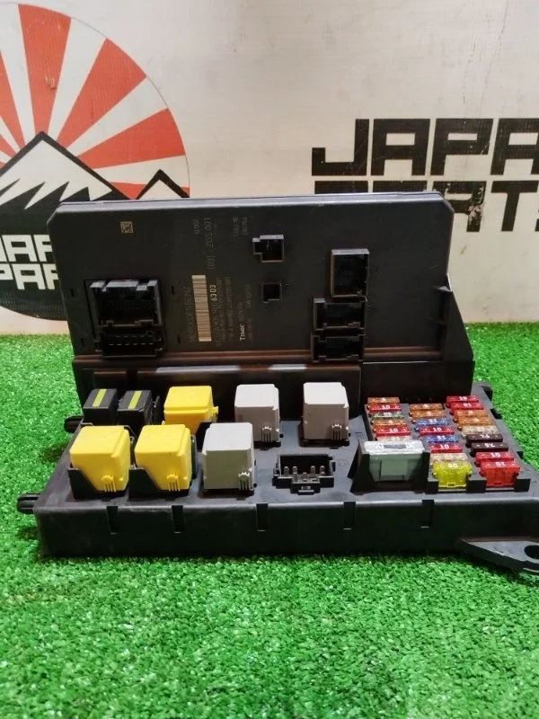 Блок предохранителей Mercedes-Benz Sprinter A9069006303 W906 2.2