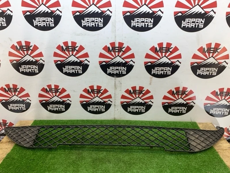 Решетка радиатора Mercedes-Benz A-Class A1768850022 W176