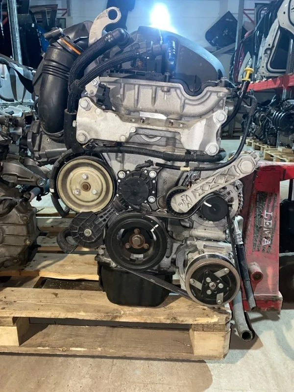 Двигатель Citroen C4 0135RL 1.6