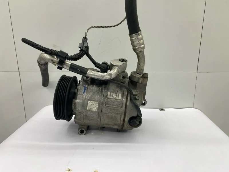 Компрессор кондиционера Volkswagen Touareg 7P0820803D 7L