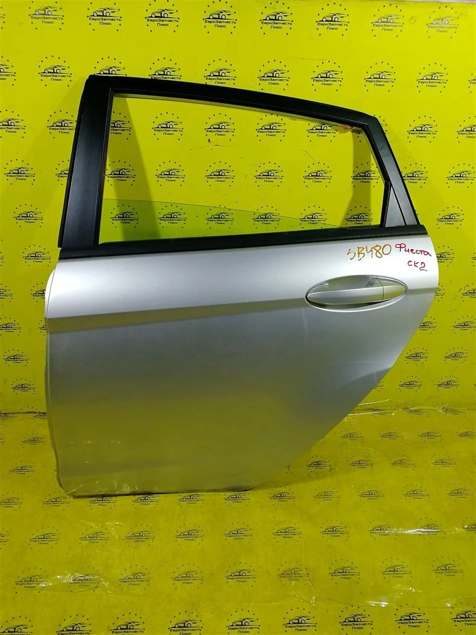 Дверь Ford Fiesta 6 1692503 C394, задняя левая