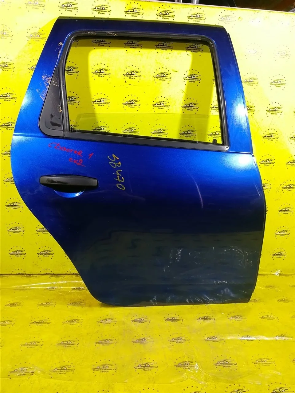 Дверь Renault Duster 821007807R HS, задняя правая