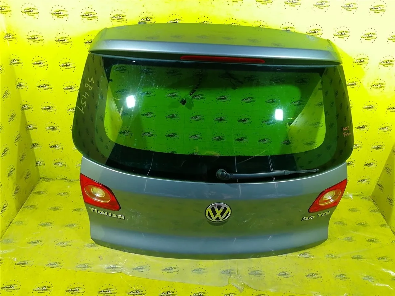 Крышка багажника Volkswagen Tiguan 5N0827025G NF
