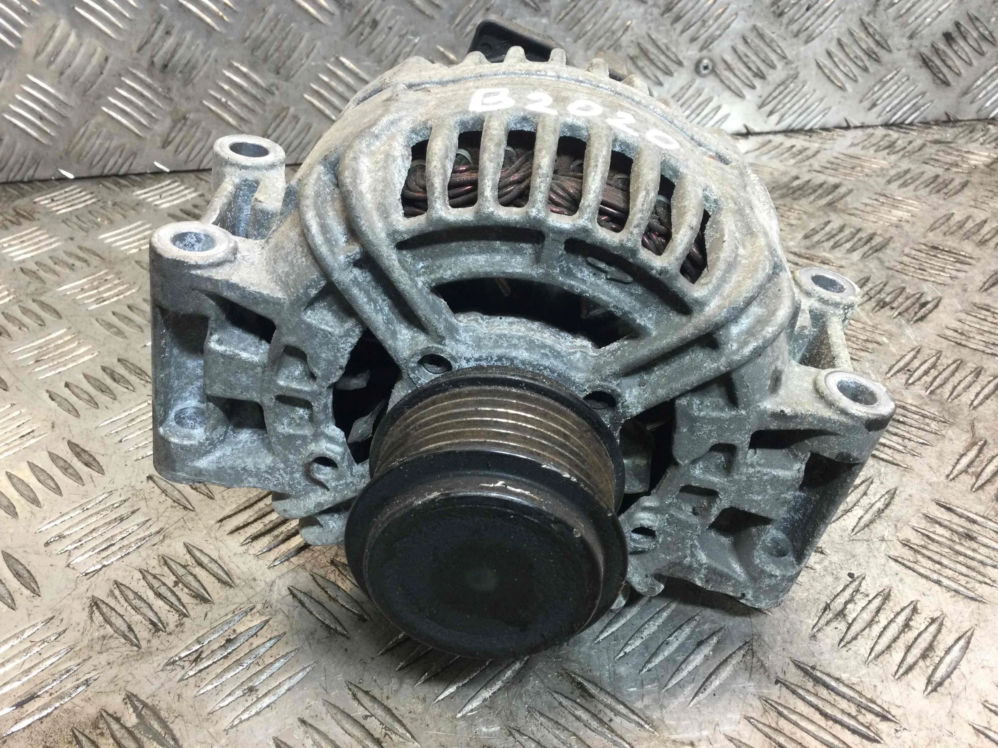 Генератор Audi A4 B8/8K (2007-2011) бензин 2.0 i Механика Седан