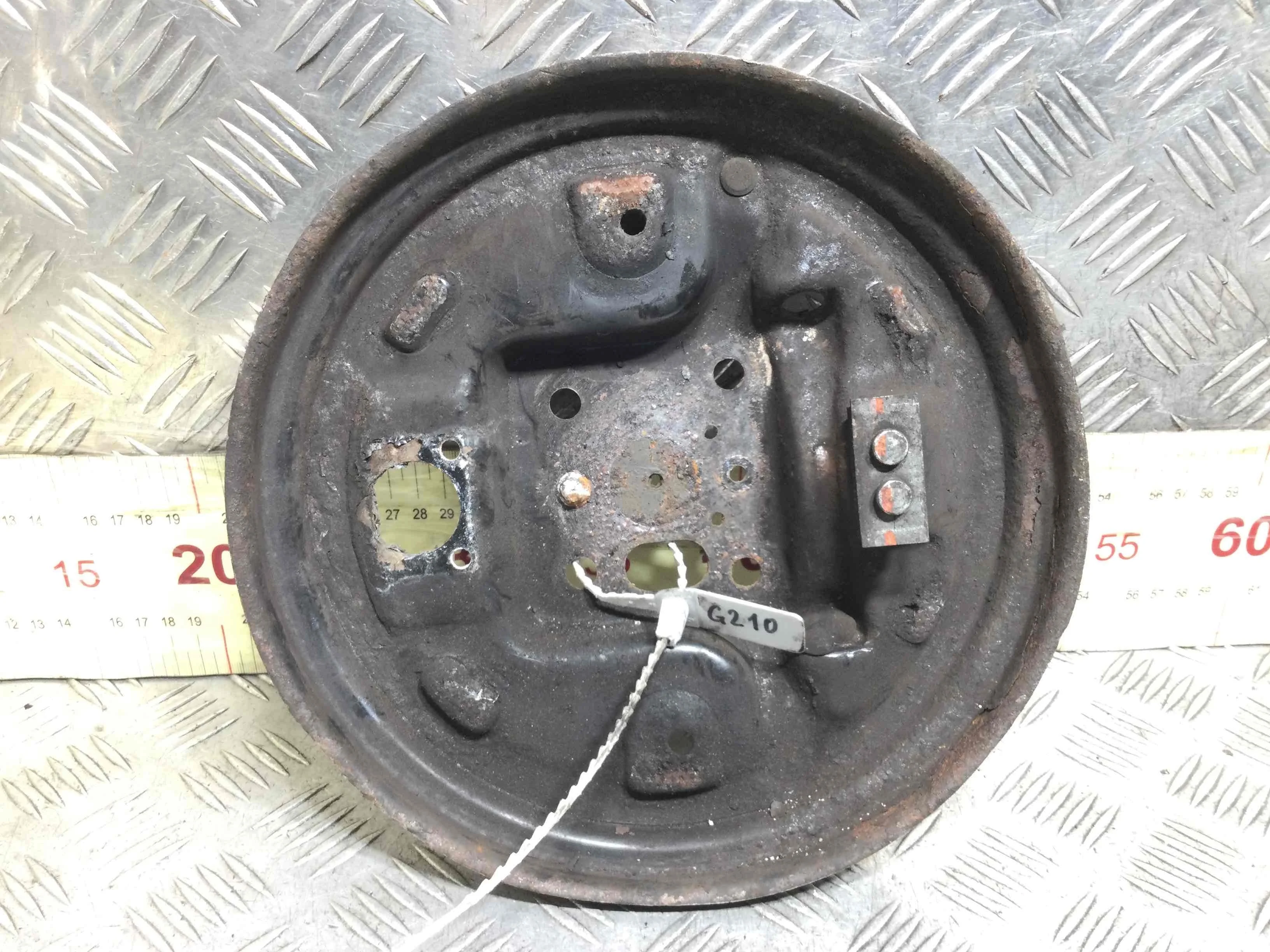 Кожух защитный тормозного диска Ford Fiesta 5 поколение [2-й рестайлинг] (2008-2010) бензин 1.3 i Механика Х/б