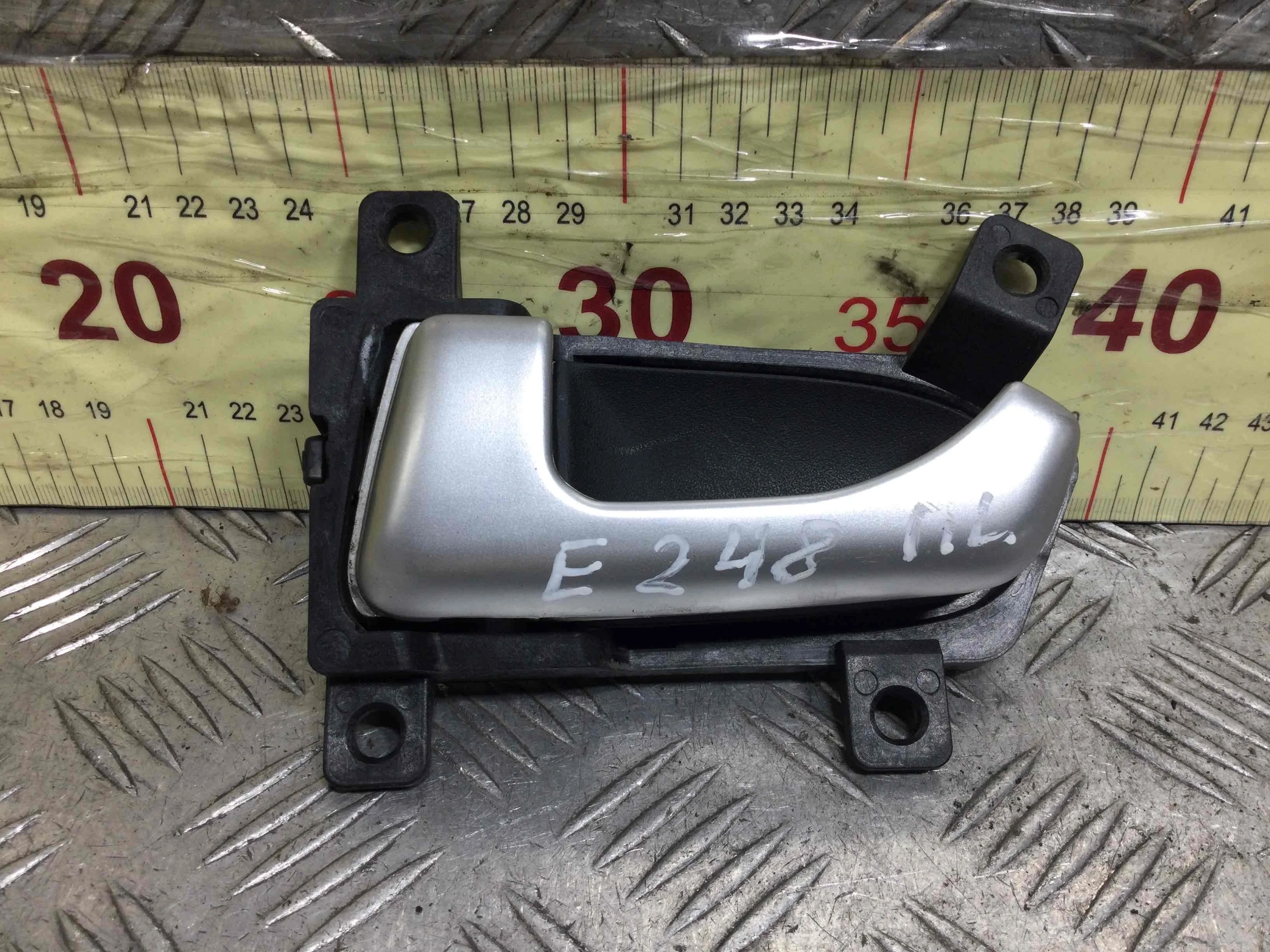 Ручка внутренняя передняя левая Kia Sportage 3 поколение (2010-2014) дизель 1.7 CRD Механика Кроссовер