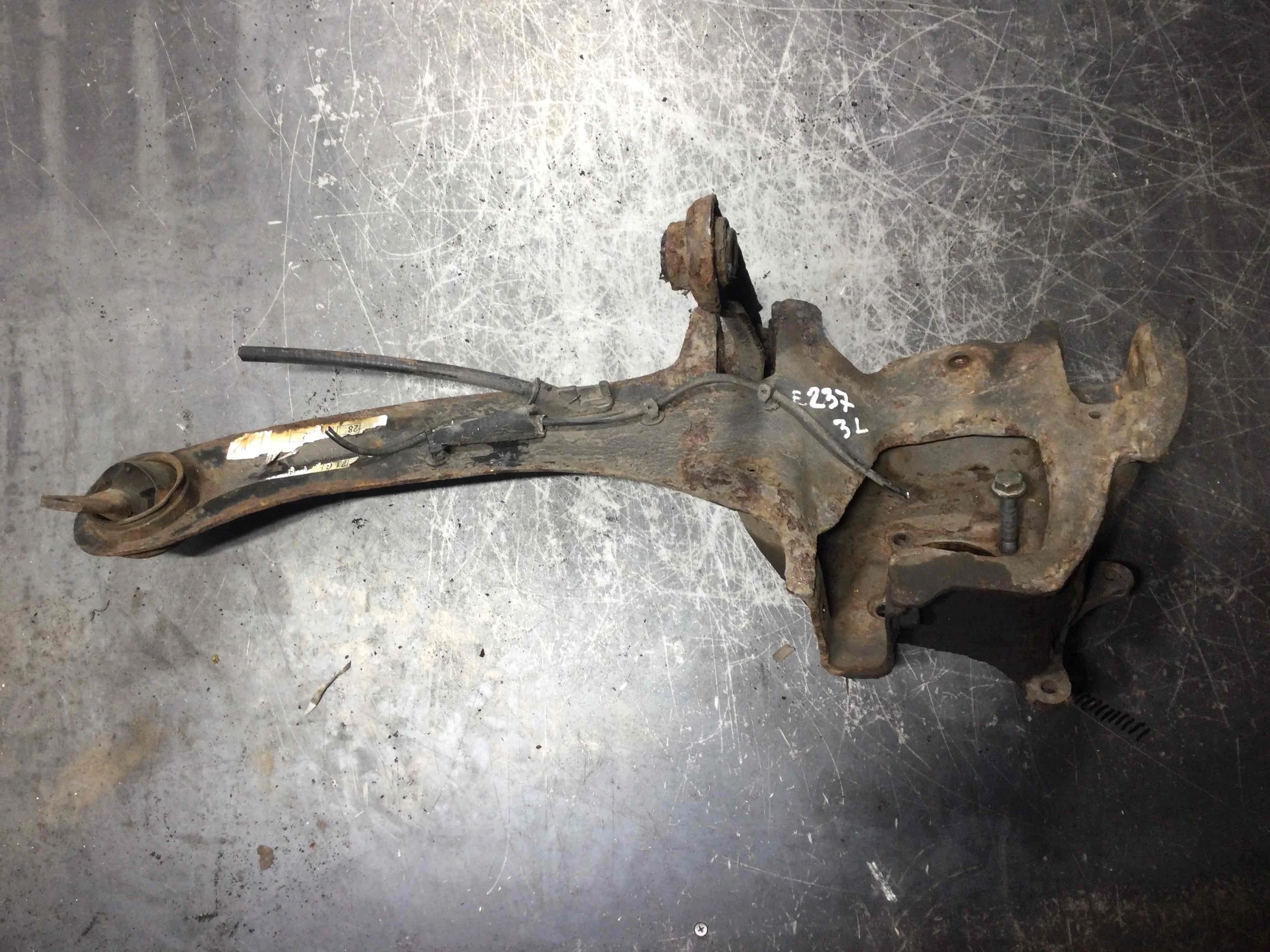 Рычаг задний левый Ford Focus 2 поколение [рестайлинг] (2008-2011) бензин 1.6 i Механика 5-дв, х/б