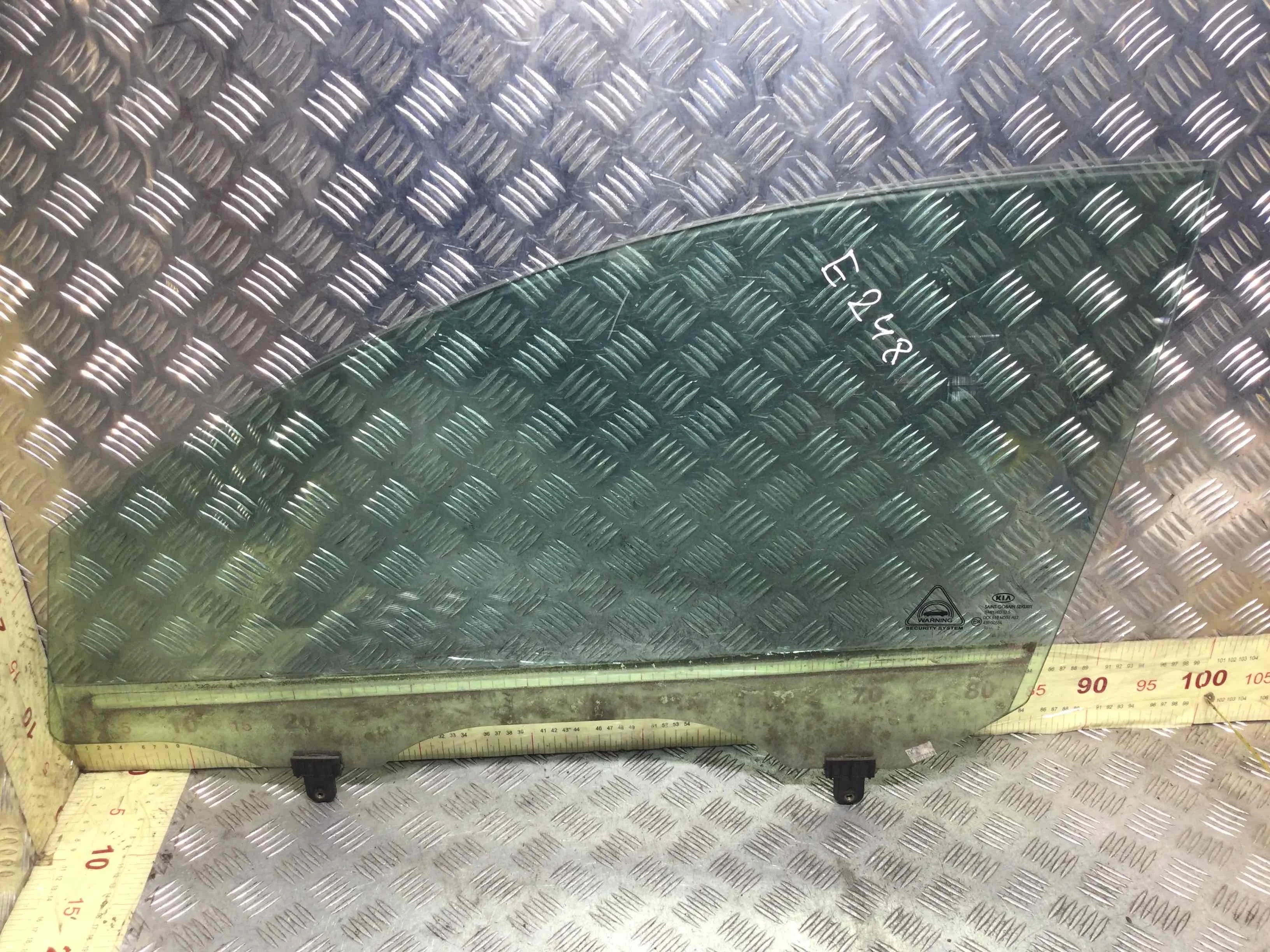 Стекло двери передней левой Kia Sportage 3 поколение (2010-2014) дизель 1.7 CRD Механика Кроссовер