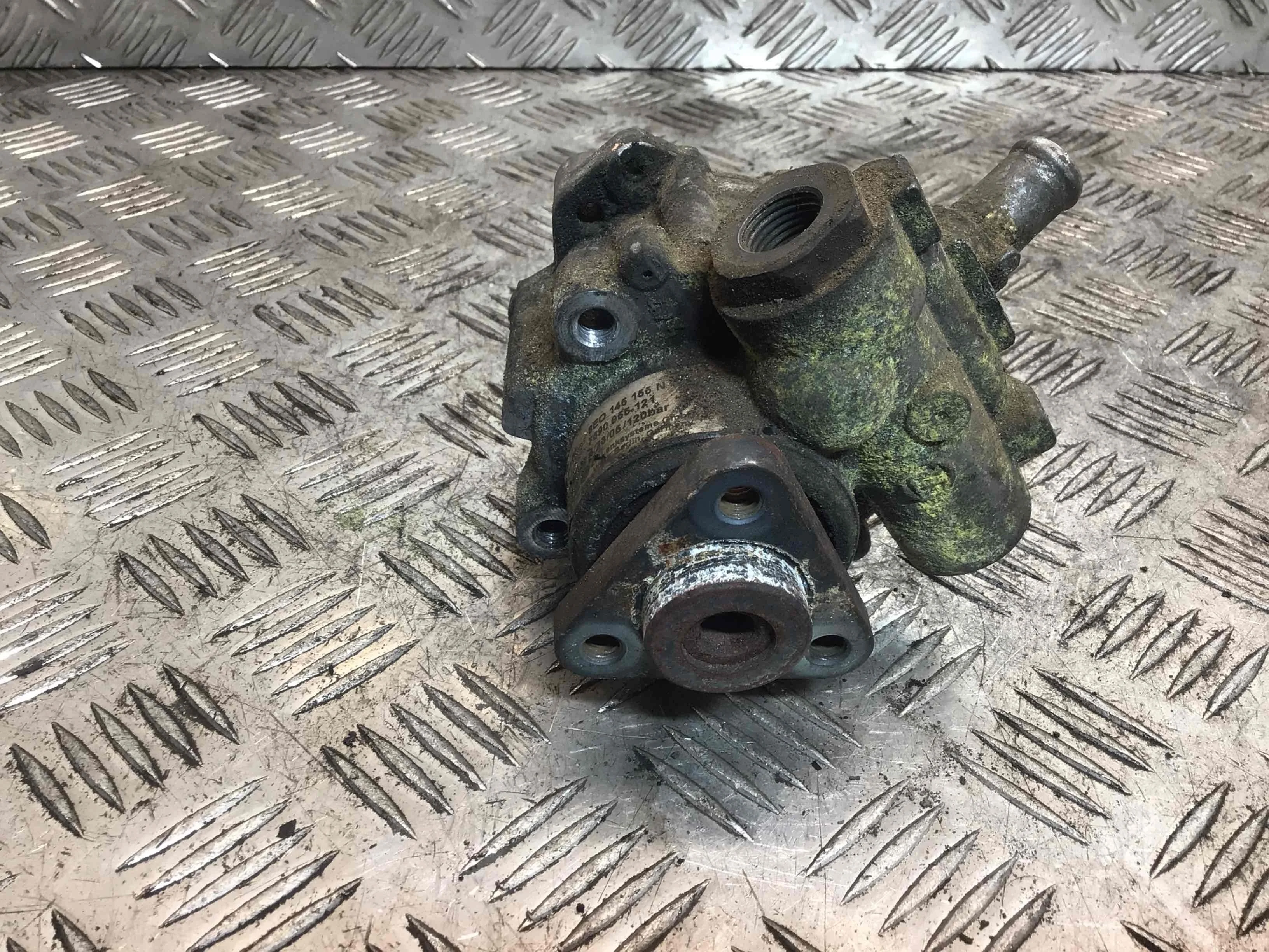 Насос гидроусилителя руля Audi A4 B7 (2004-2008) дизель 2.0 TDI Механика Седан