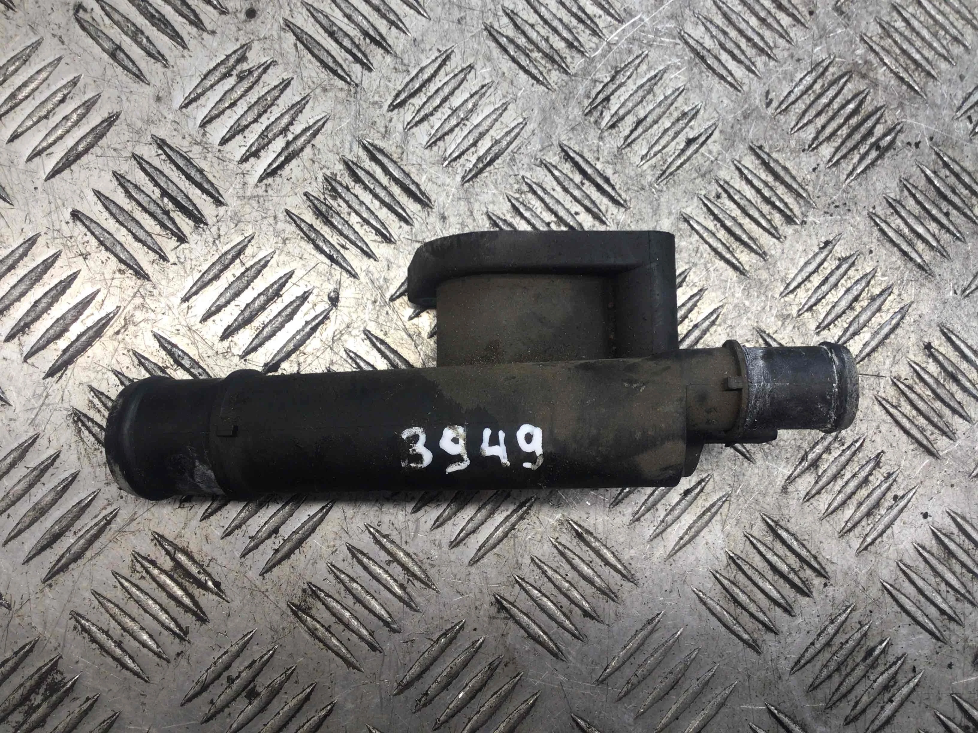 Фланец (тройник) системы охлаждения Audi A4 B7 (2004-2008) дизель 2.0 TDI Механика Седан