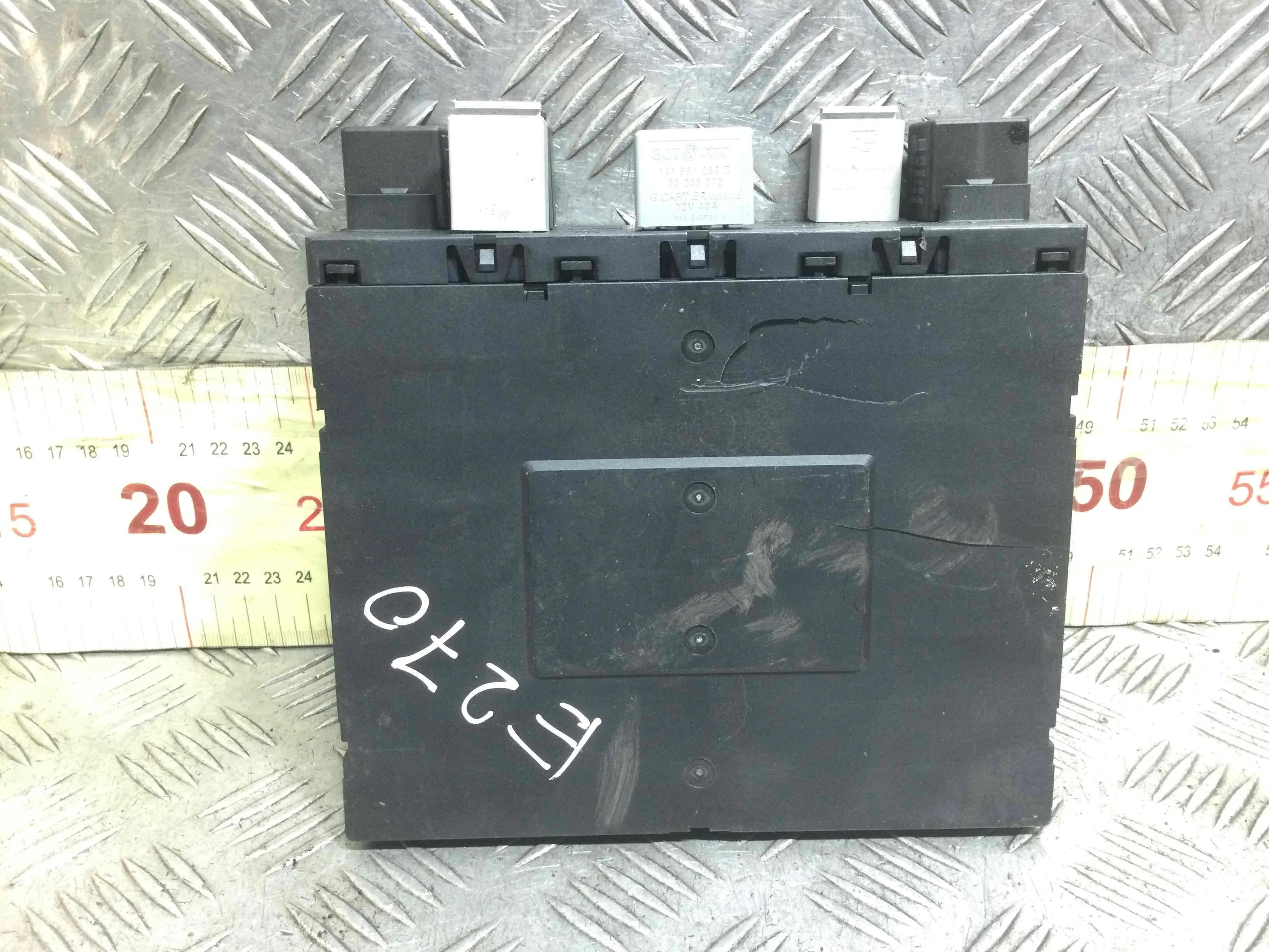 Блок бортовой сети (блок управления BCM) Volkswagen Passat B6 (2005-2010) дизель 2.0 TDI Механика Универсал