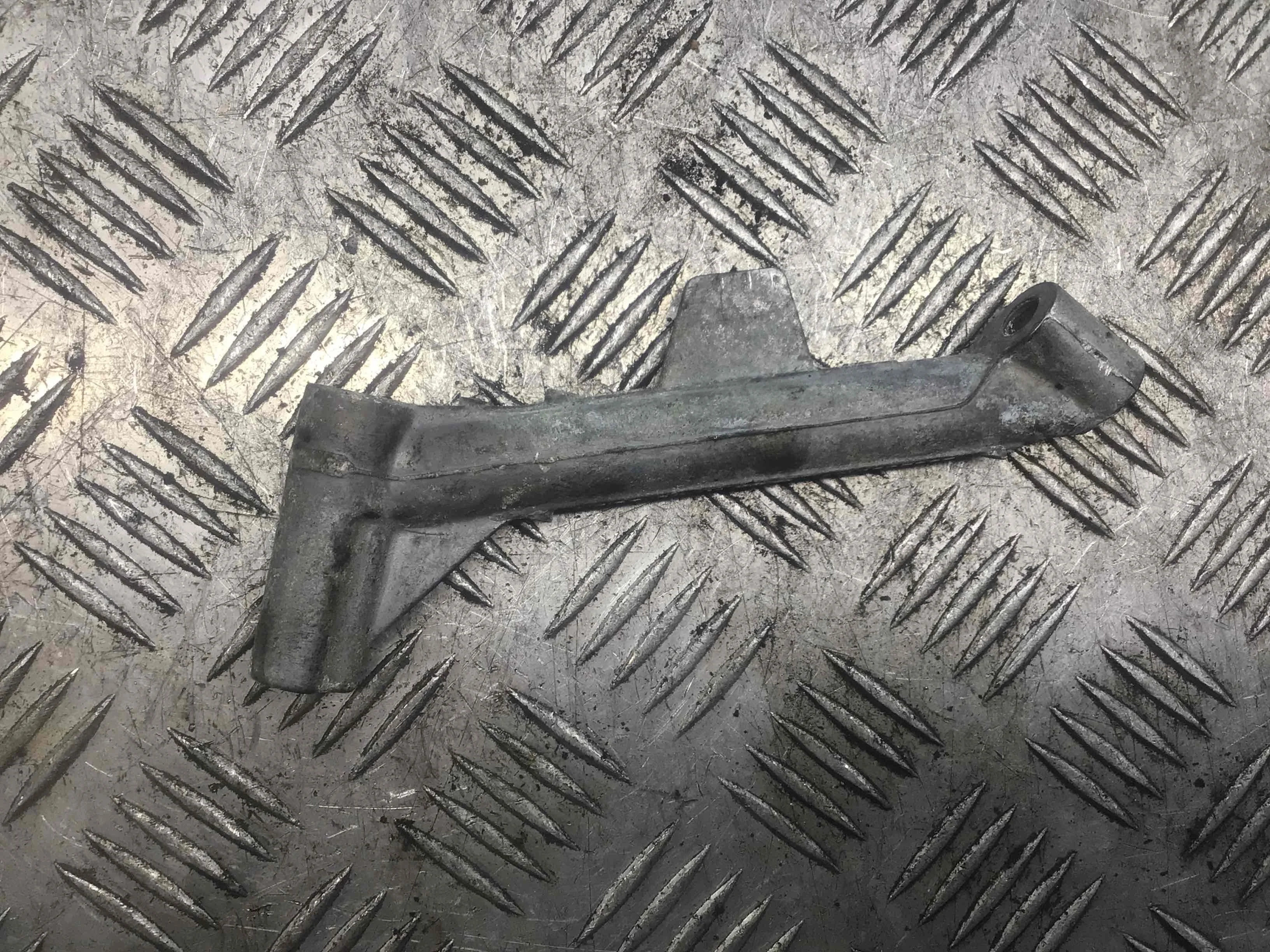 Кронштейн Audi A4 B8/8K (2007-2011) бензин 2.0 i Механика Седан