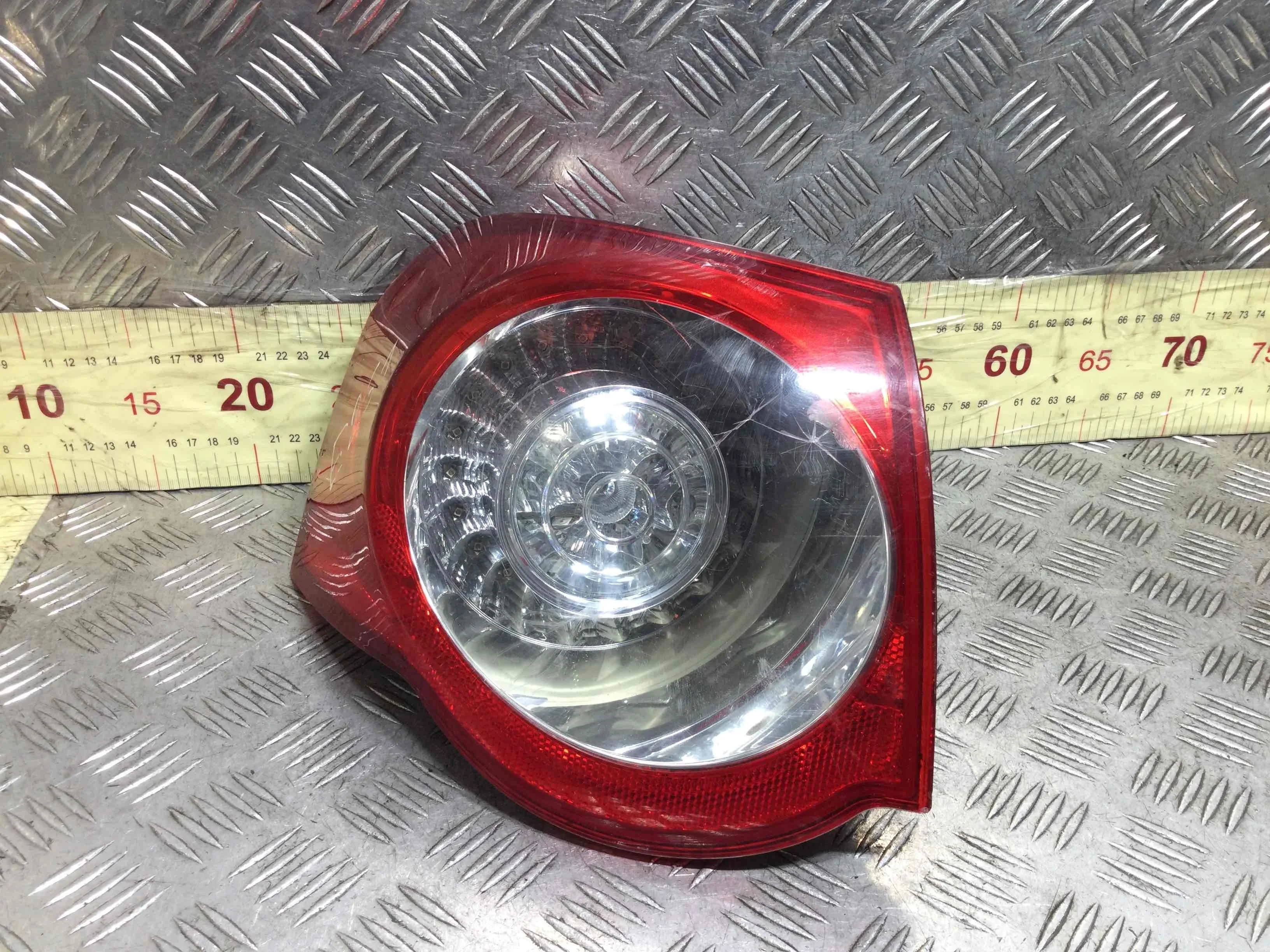 Фонарь задний левый Volkswagen Passat B6 (2005-2010) дизель 1.6 TDI Механика Универсал