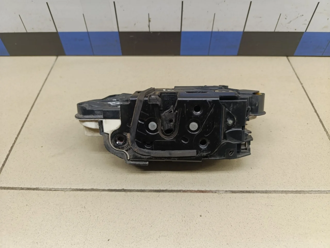 Замок двери передней левой Polo (Sed RUS) 2011>