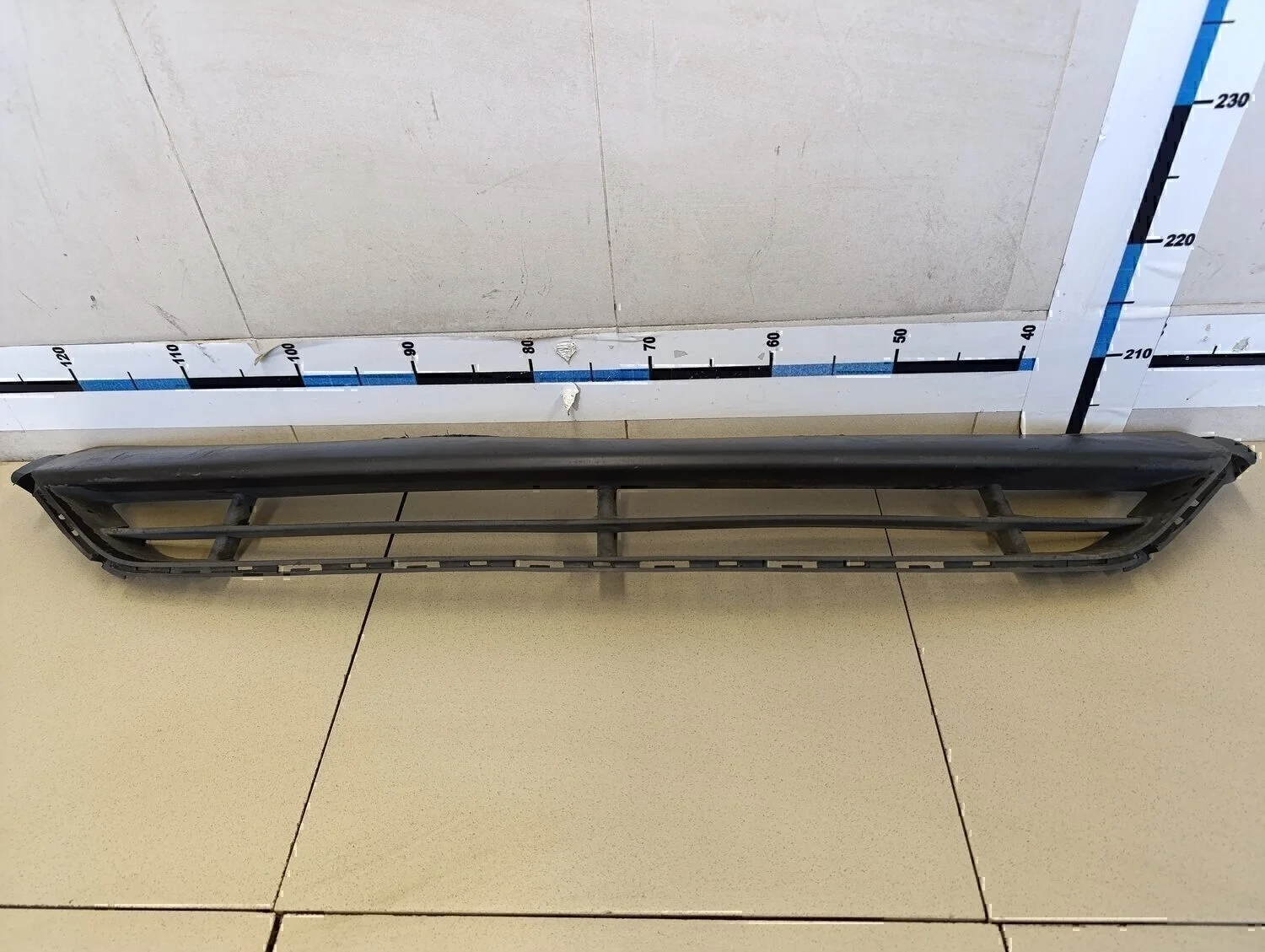 Решетка в бампер центральная Gentra II 2013-2015