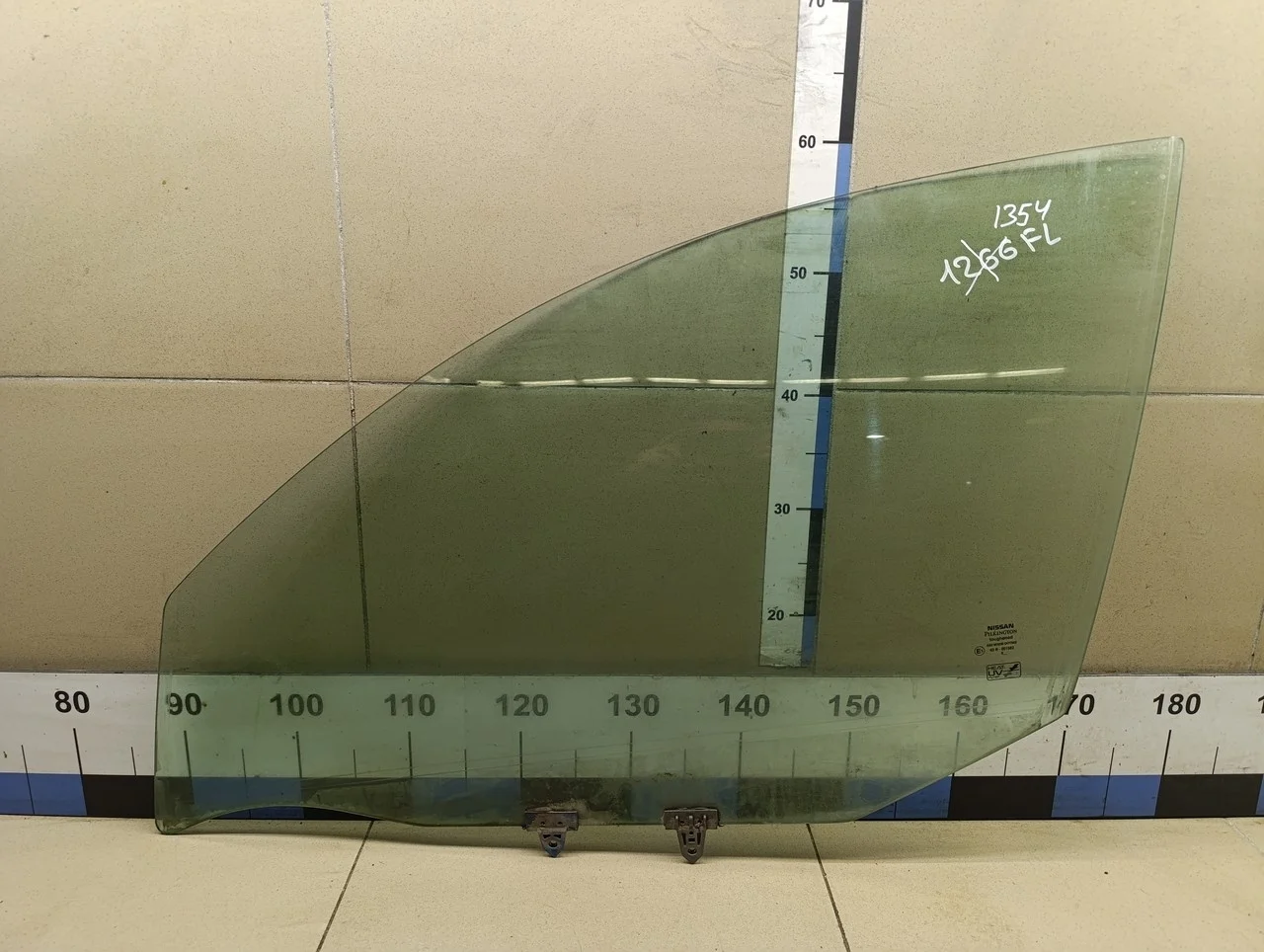 Стекло двери передней левой Almera N16 2000-2006