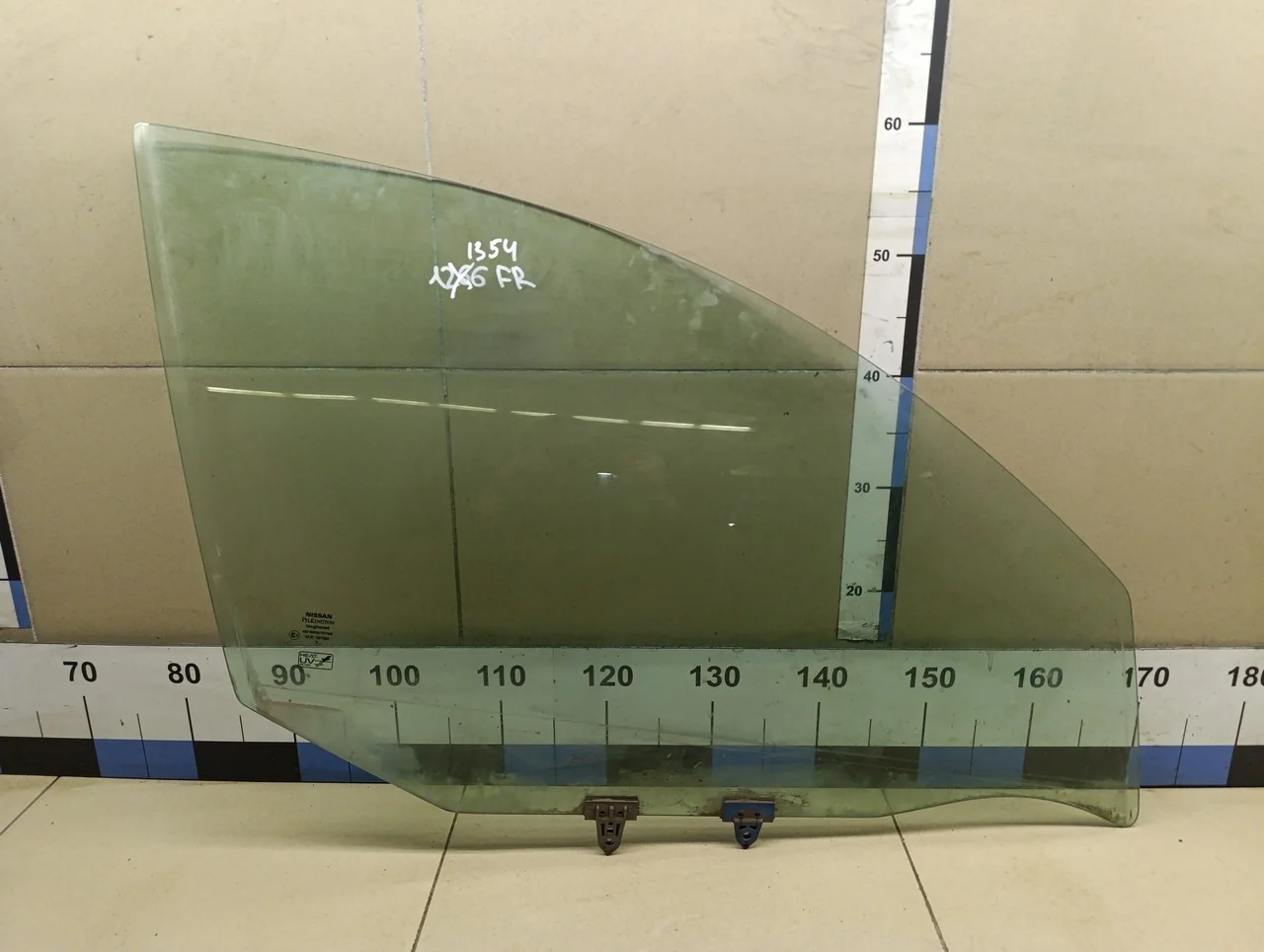 Стекло двери передней правой Almera N16 2000-2006