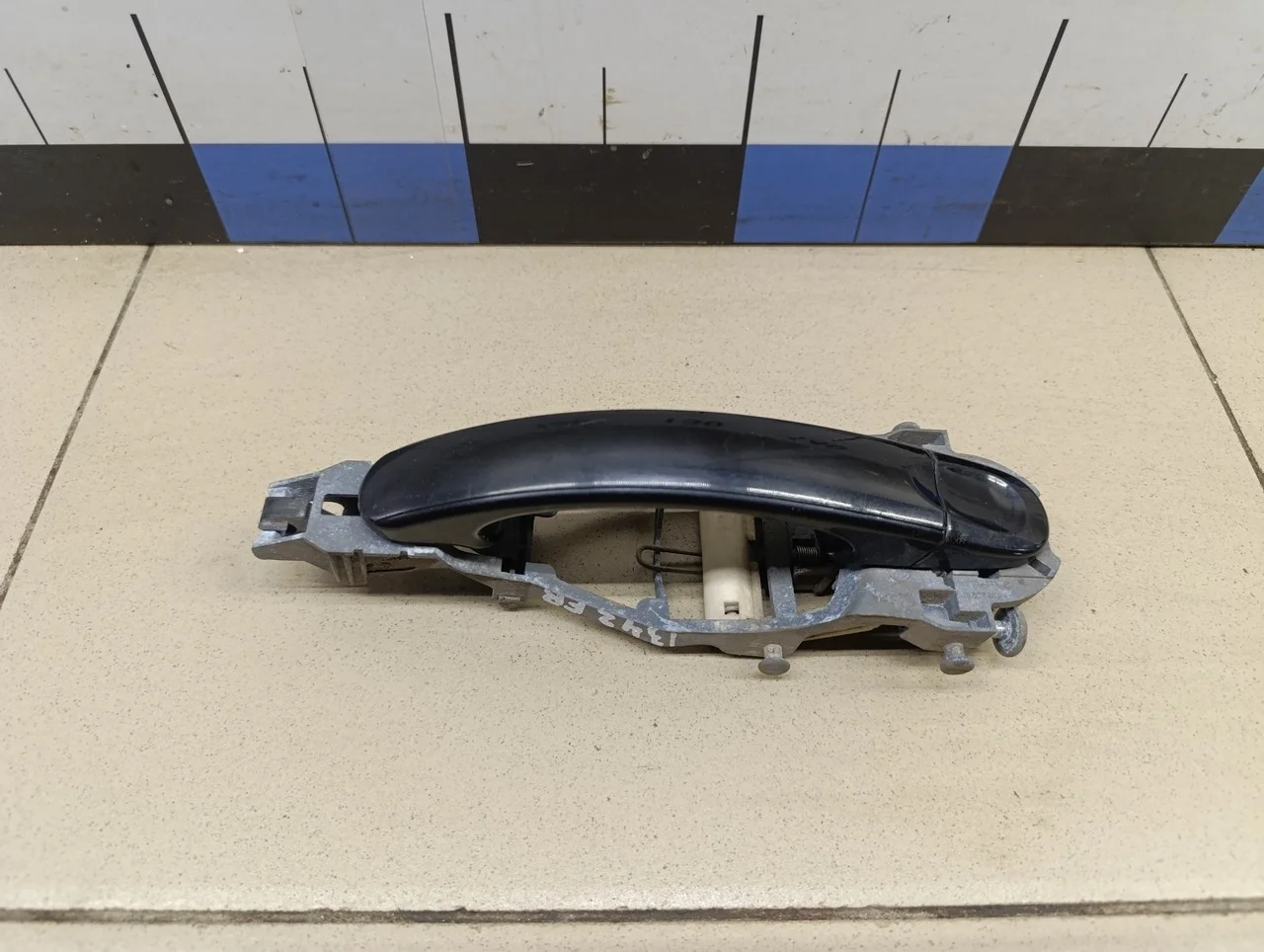 Ручка двери передней наружная правая Golf V Plus 2005-2014