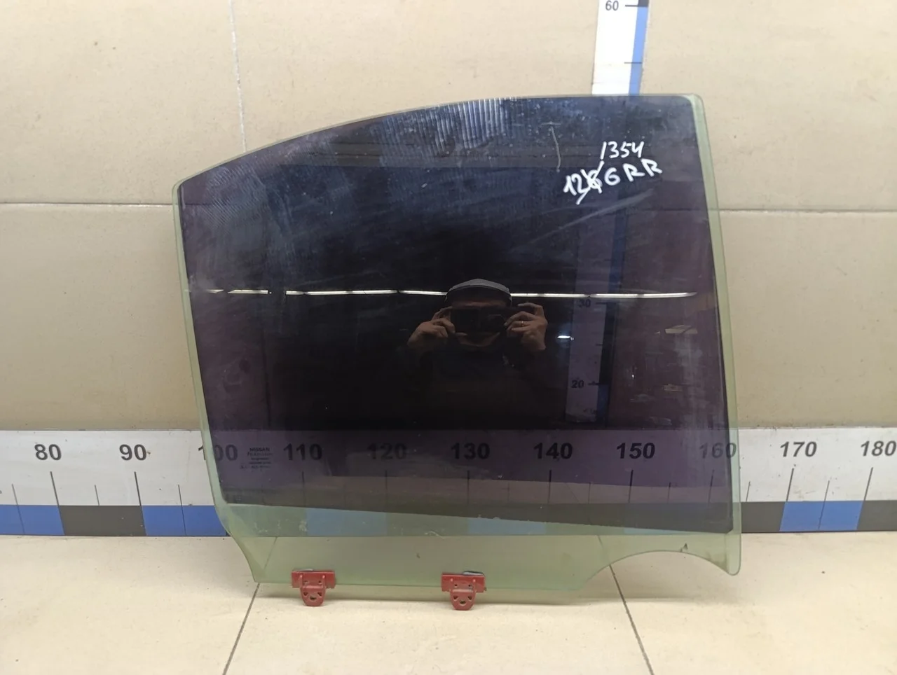 Стекло двери передней правой Almera N16 2000-2006