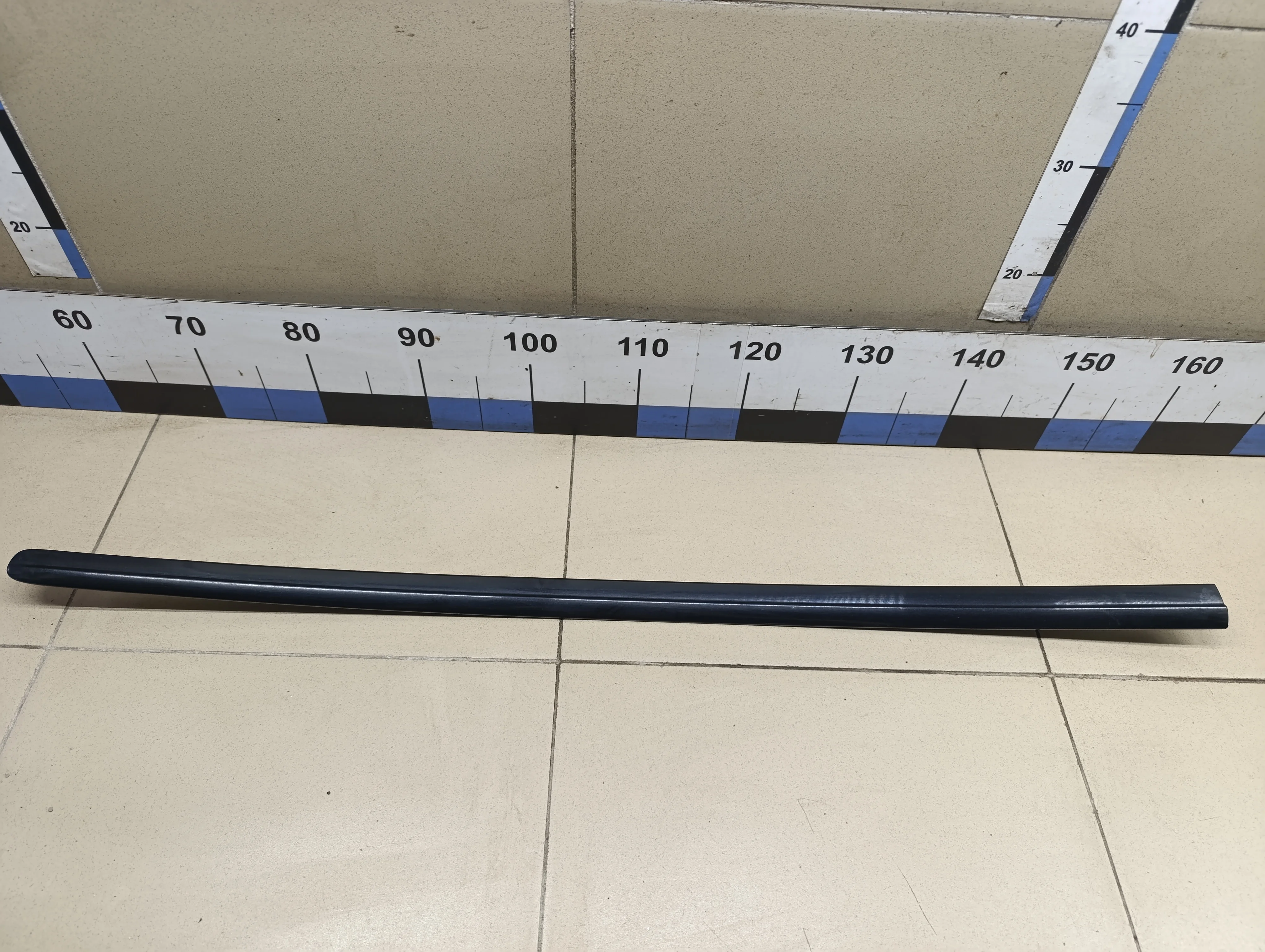 Молдинг передней правой двери Golf V Plus 2005-2014