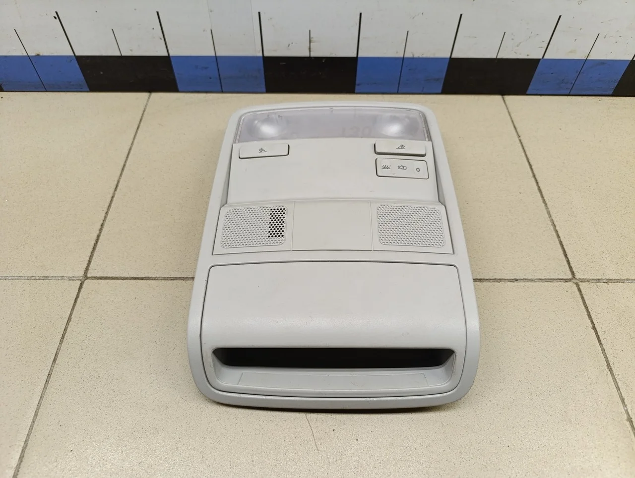 Плафон салонный  Passat [B6] 2005-2010