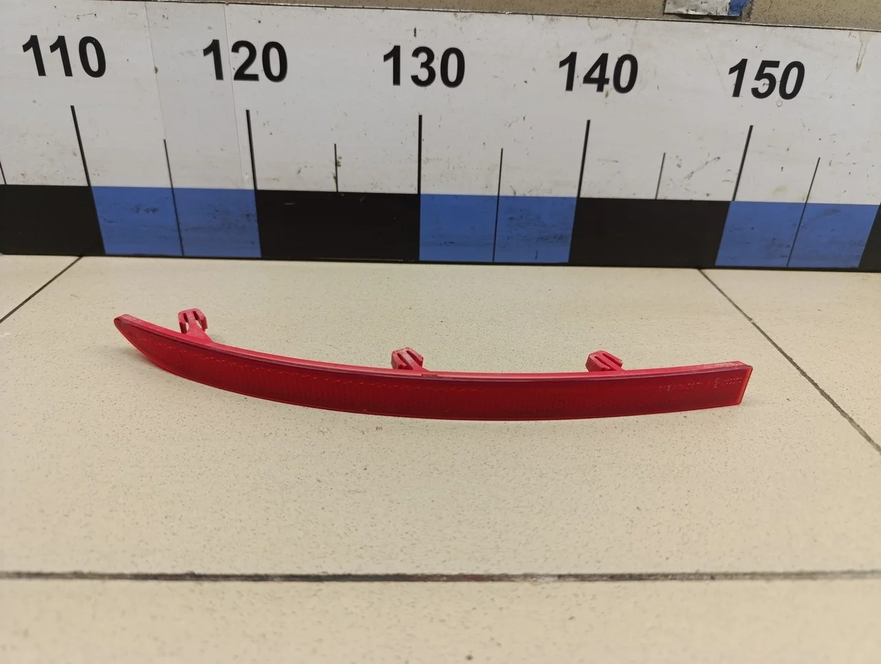 Отражатель в бампер задний левый Tiguan 2011-2016