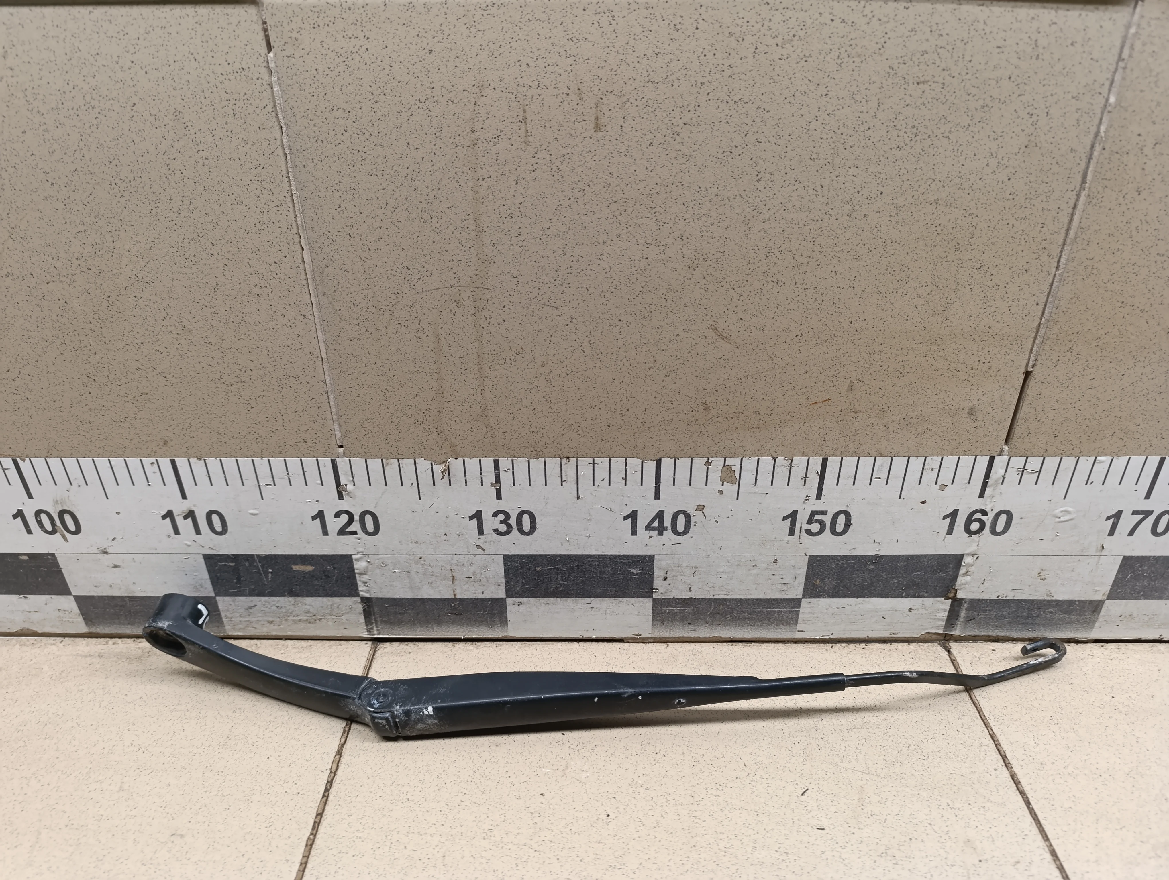 Поводок стеклоочистителя передний левый Cruze 2009-2016