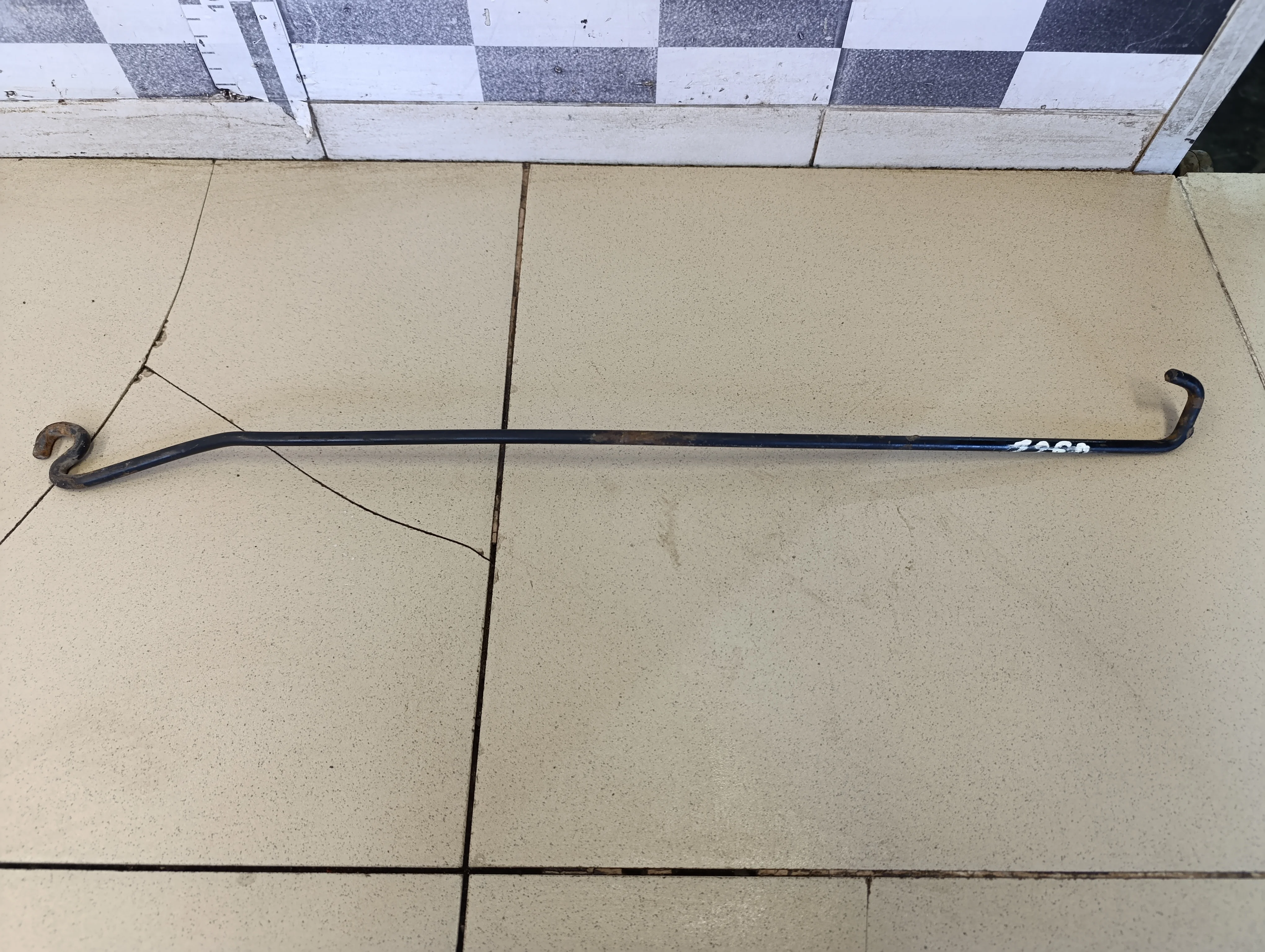 Держатель капота Focus II 2005-2008