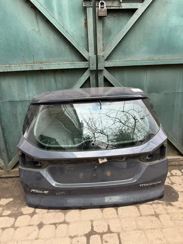 Крышка багажника Ford Focus 3 2011