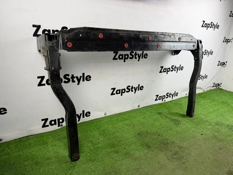 Крепление радиатора Ford Kuga 2