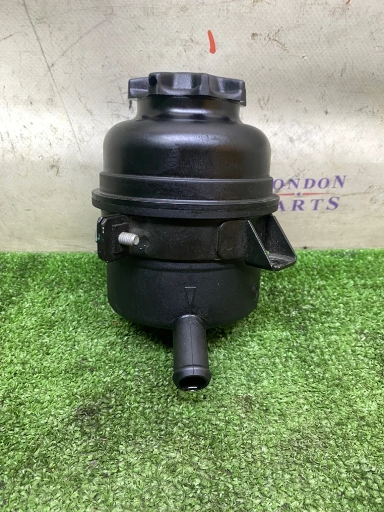 Бачок гидроусилителя BMW E90