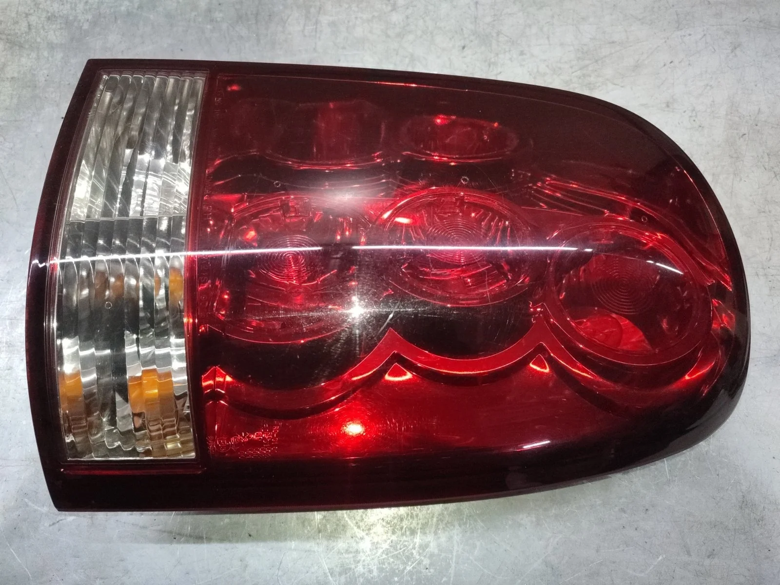 Фонарь SsangYong Rexton 2006 Y200